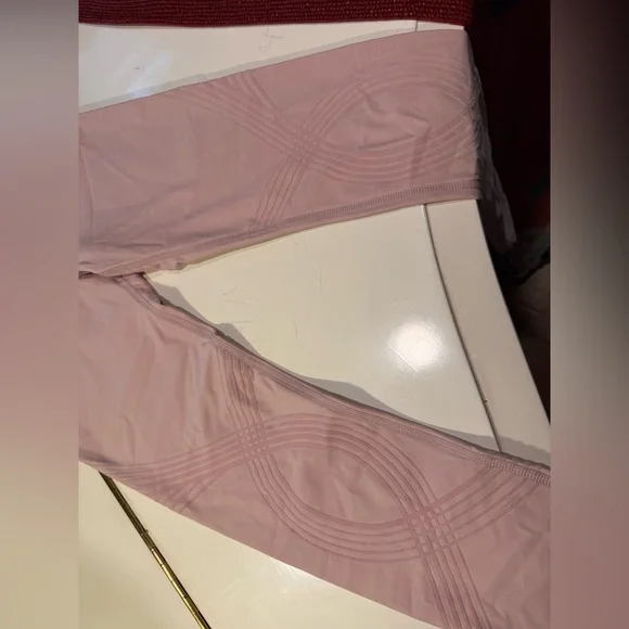 Fanka High Compression & High Waisted Reversible Leggings - Picture 3 of 7